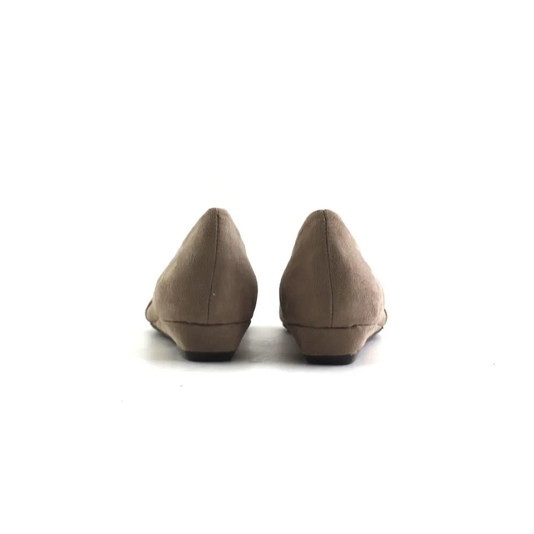 CHINESE LAUNDRY SUEDE PEBBLE TAUPE