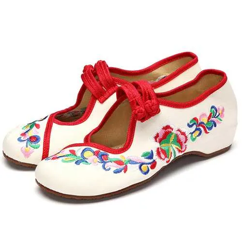 Flower Embroidered Slip On Retro Flat Loafers