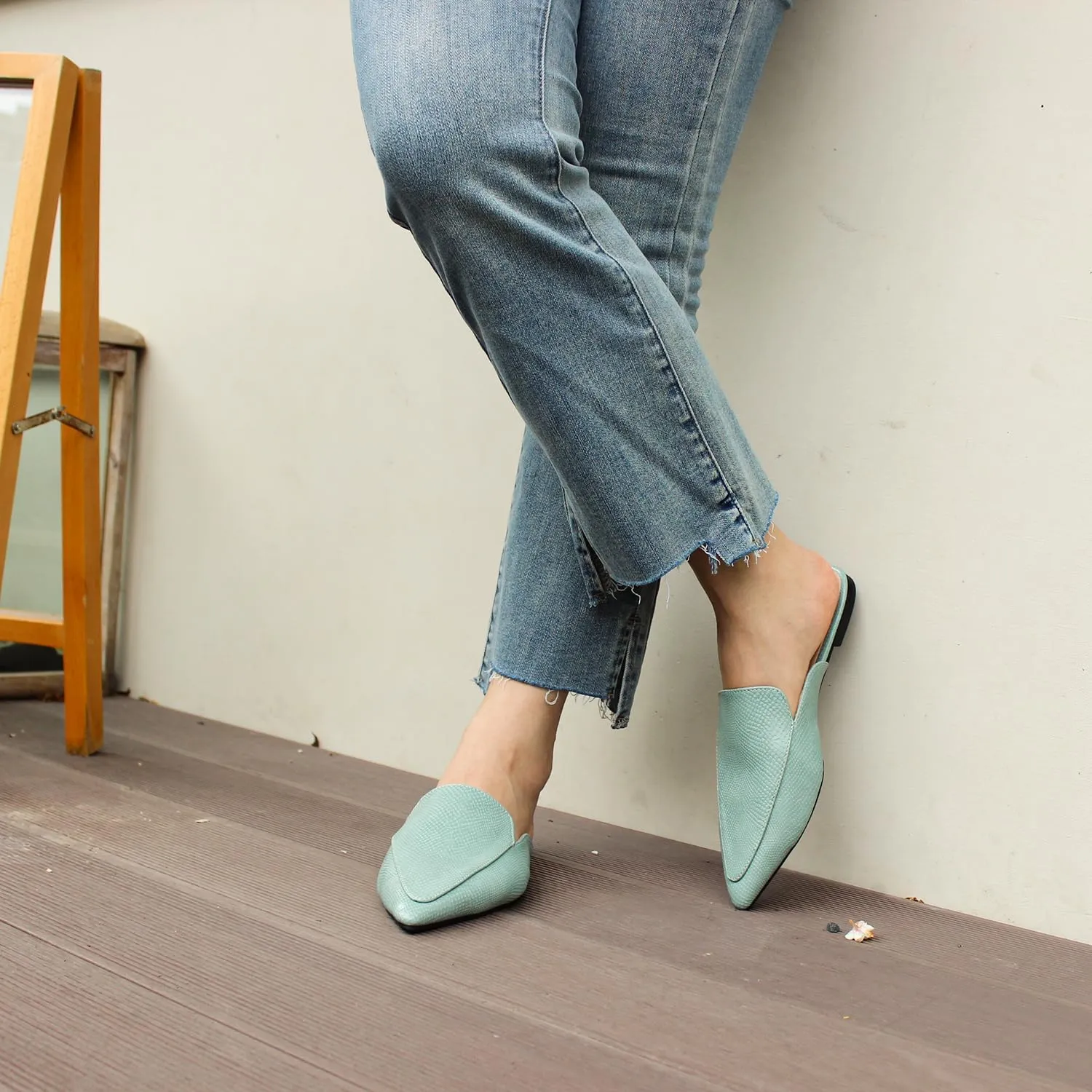 Hawkwell Women's Backless Slip on Slides Comfortable Loafer Shoes Flats Pointed Toe Mules