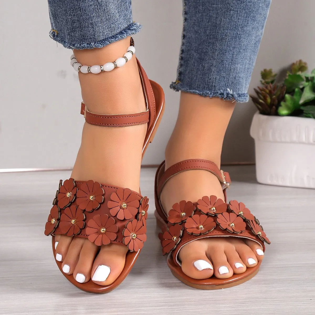 Kathleen – Floral Roman Flat Sandals